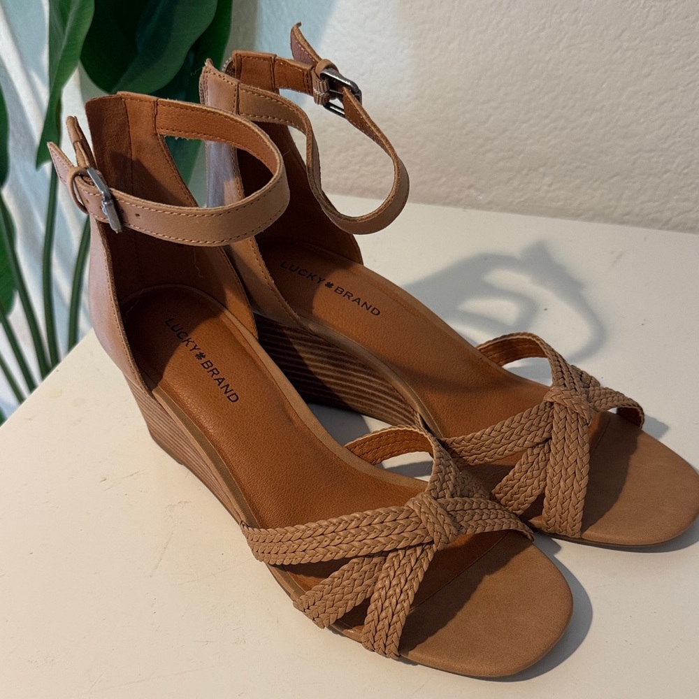 Lucky Brand Women's Brown Woven Wedges
